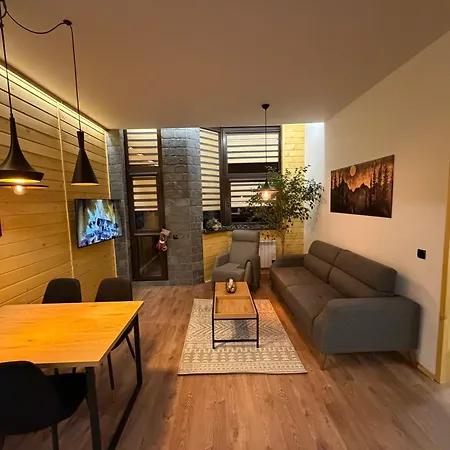 Apartament Flora 103 *