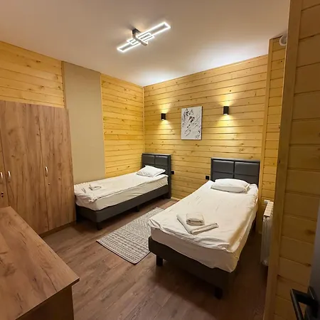 Apartament Flora 103 *